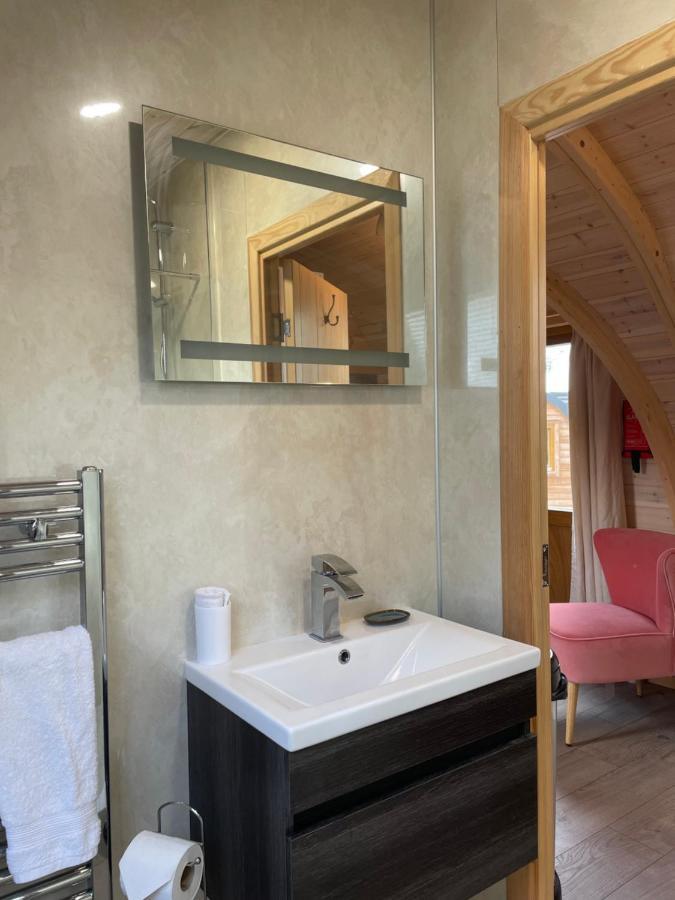 Squirrel Glamping Pod School House Farm Hotel Leighton  Exterior foto